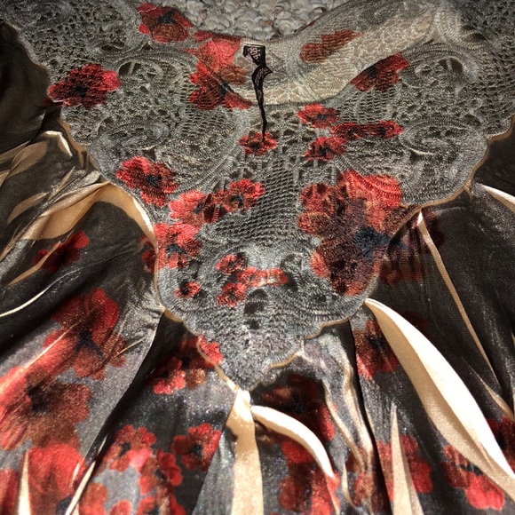 Beautiful top cute top😀 - Picture 3 of 3